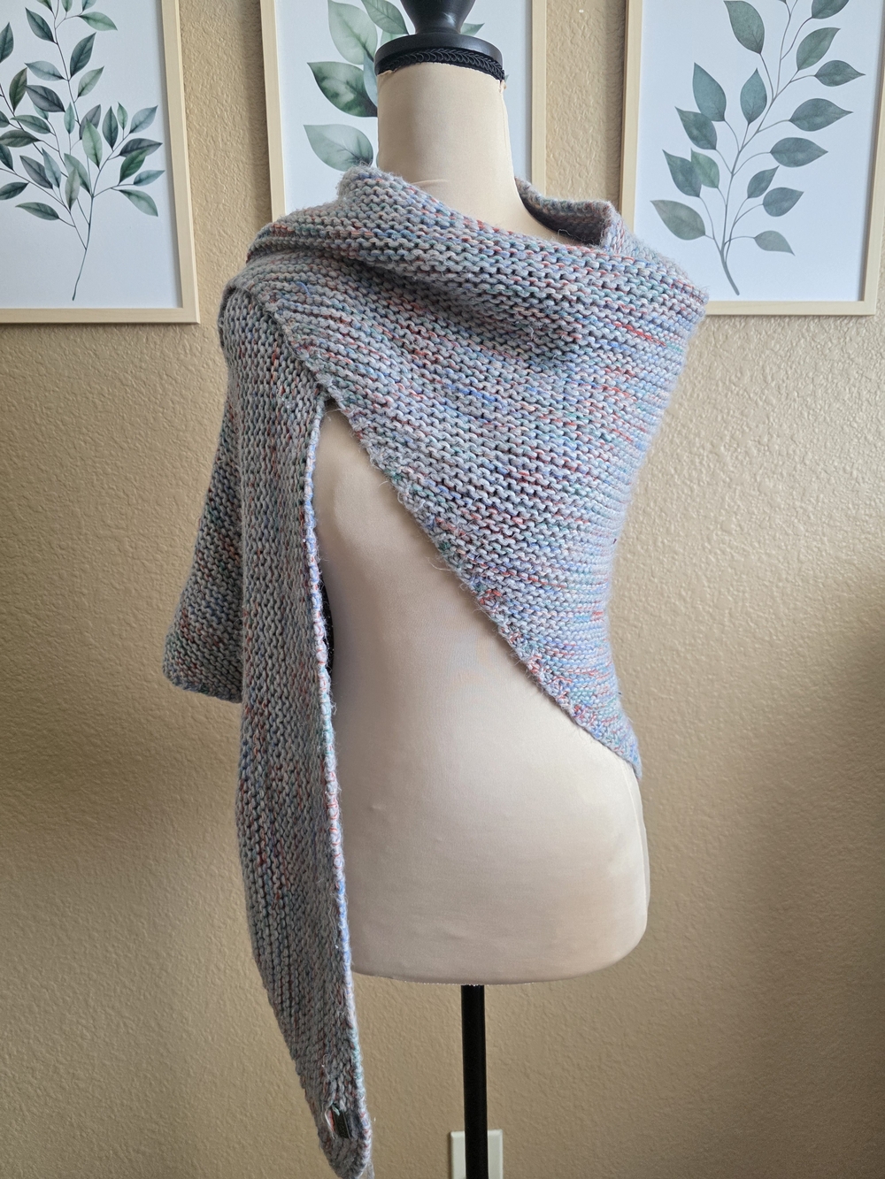 Roxy Knit Asymmetrical Triangle Wrap Shaw Scarf Pastel Gray Multicolor Sweater